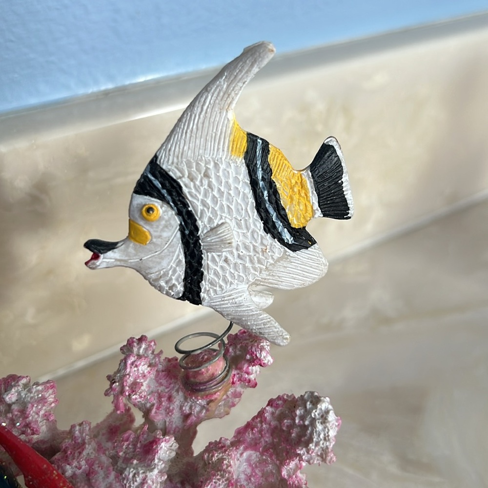 Vtg White/Black Stripe & Rainbow Fish on Pink Coral - Picture 6 of 10